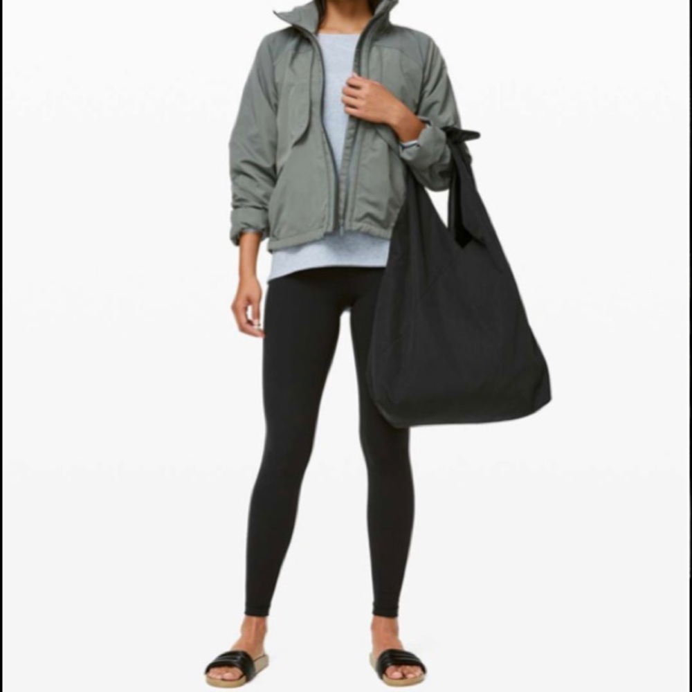 🍋Lululemon Cross It Off Tote, NWT - Picture 7 of 8